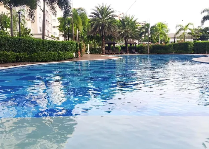 Haute Haven - 1Br With Balcony